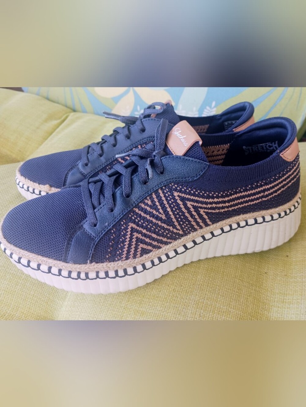 Womens Skechers Wilshire BLVD Navy/Natural Slip-On Shoes Sz 10